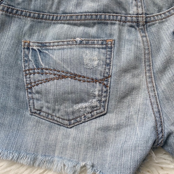 Denim jean shorts distressed old navy size 4 - Picture 5 of 6